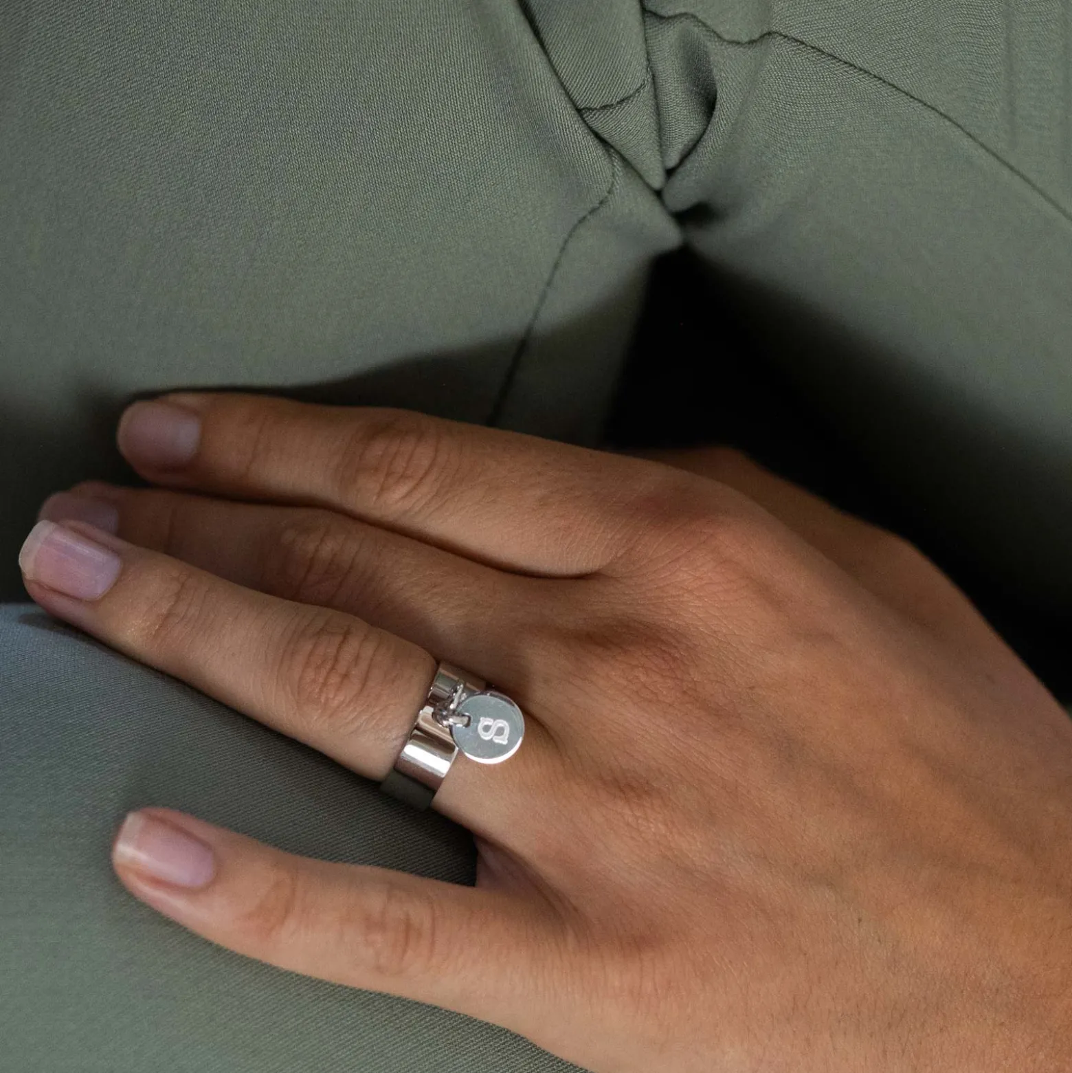 Bague personnalisée argent médaille gravée 10 mm