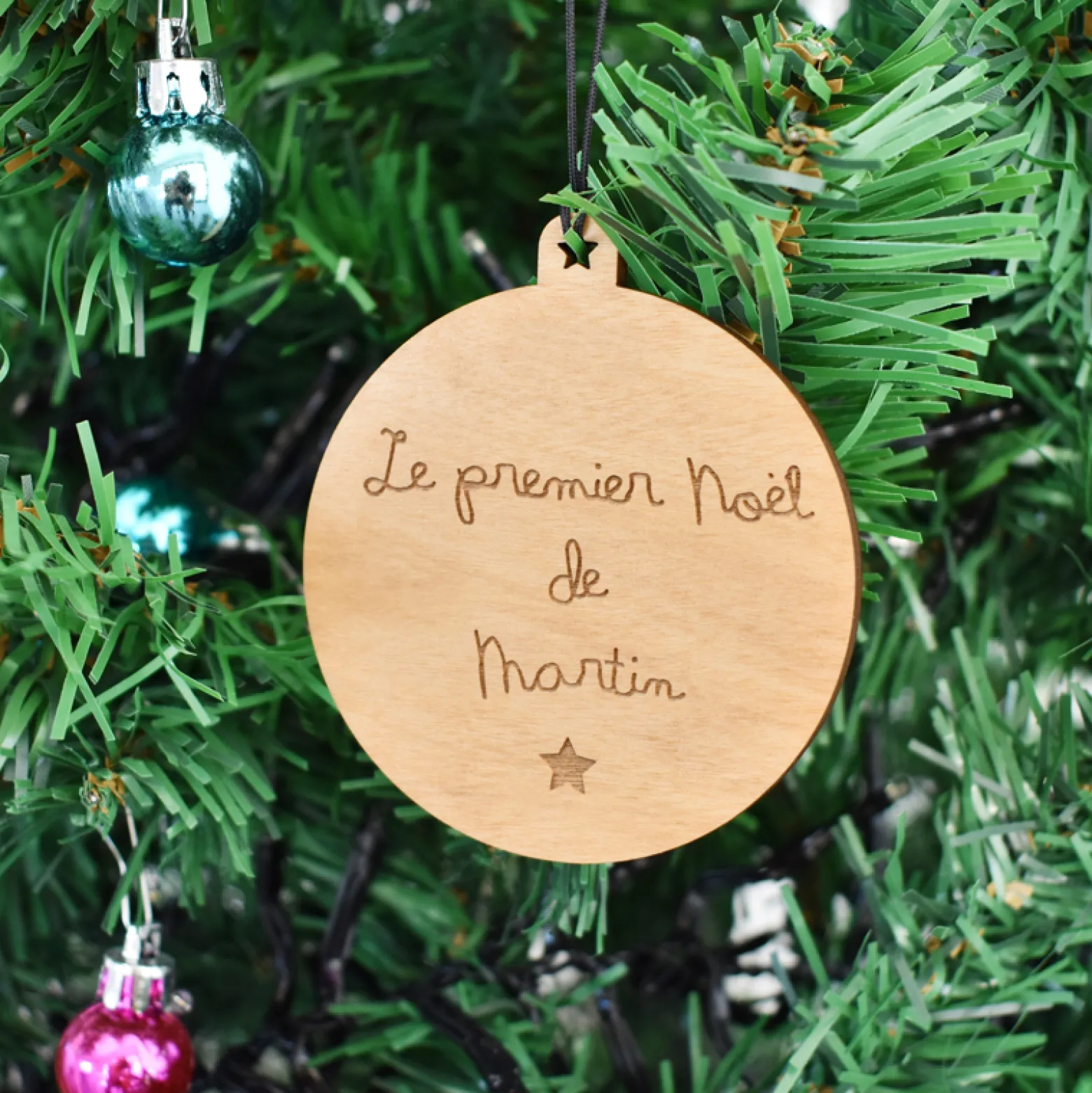 Boule de Noël personnalisée gravée bois ronde