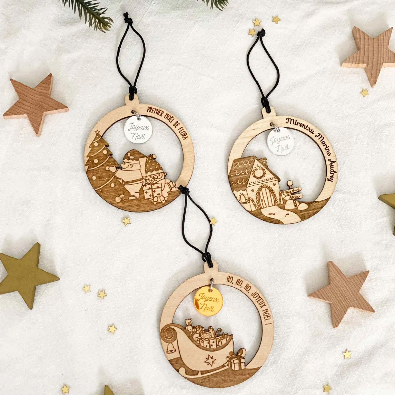 Boule de Noël personnalisée bois gravé - édition spéciale "Petits lutins"