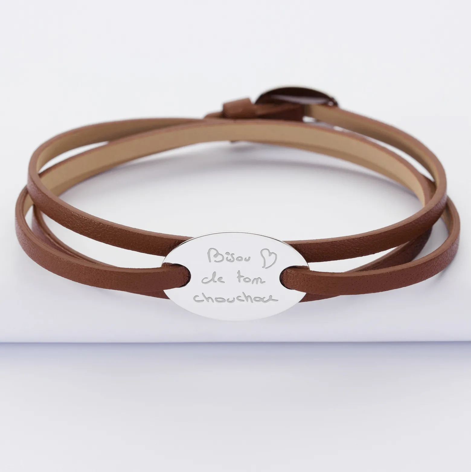 Bracelet 3 tours cuir personnalisé médaille gravée argent ovale 2 trous 25x16 mm