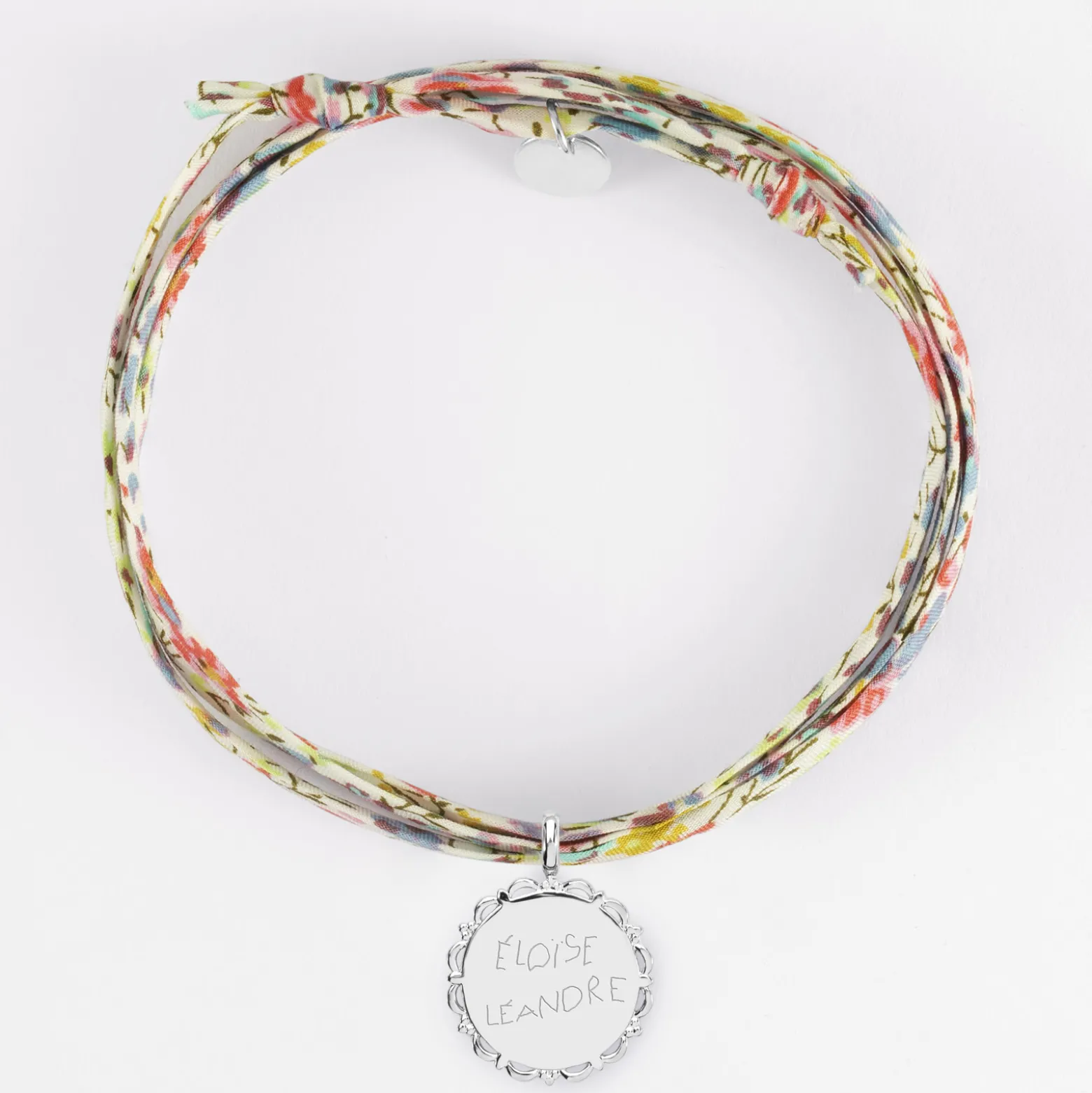 Bracelet 3 tours Liberty personnalisé médaille vintage dentelée gravée argent 17 mm