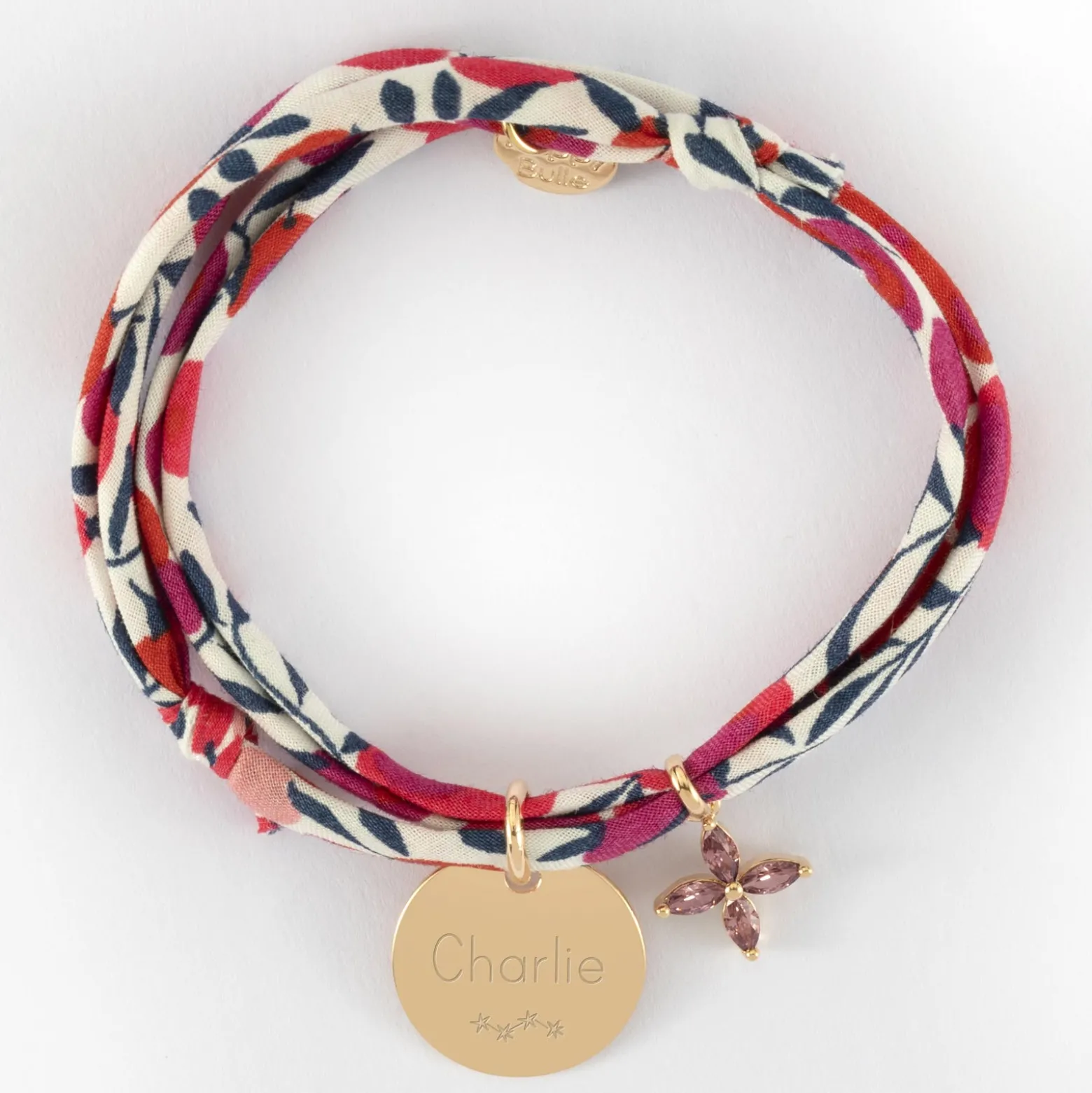 Bracelet 3 tours Liberty personnalisé médaille gravée plaqué or 15 mm et breloque fleur pétales zircons 10 mm