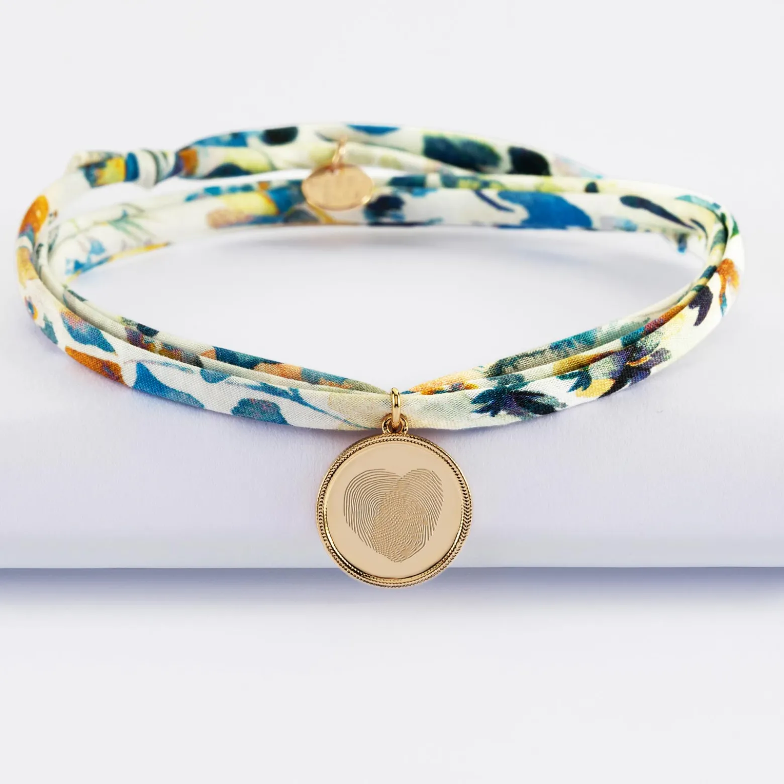 Bracelet 3 tours Liberty personnalisé médaille gravée plaqué or ange texturée 14 mm
