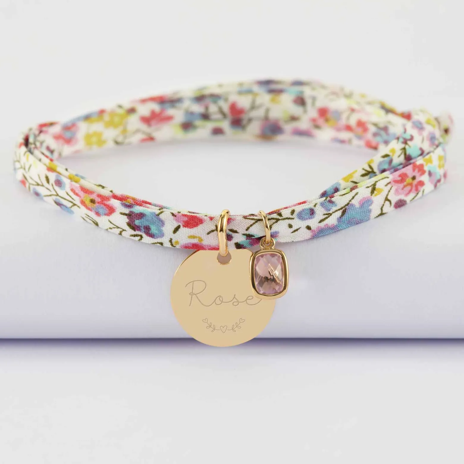 Bracelet 3 tours Liberty personnalisé médaille gravée plaqué or 15 mm et breloque rectangle zircon plaqué or 9 mm