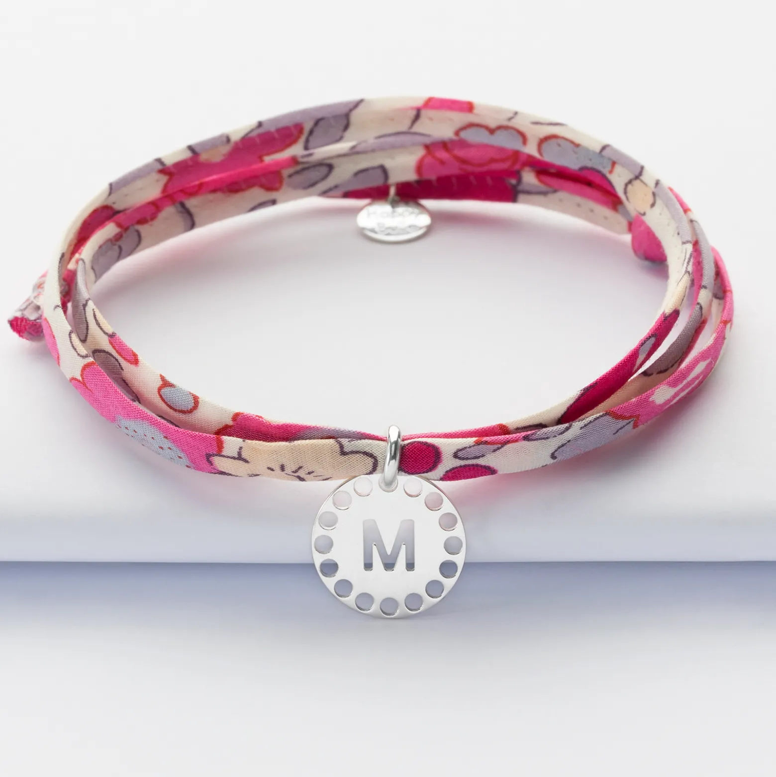 Bracelet 3 tours Liberty personnalisé médaille lettre initiale dentelle argent 14 mm