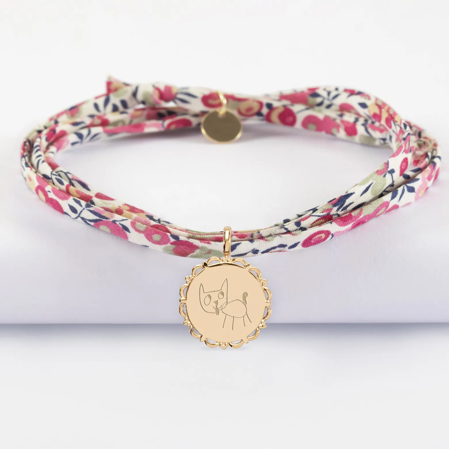 Bracelet 3 tours Liberty personnalisé médaille vintage dentelée gravée plaqué or 17 mm