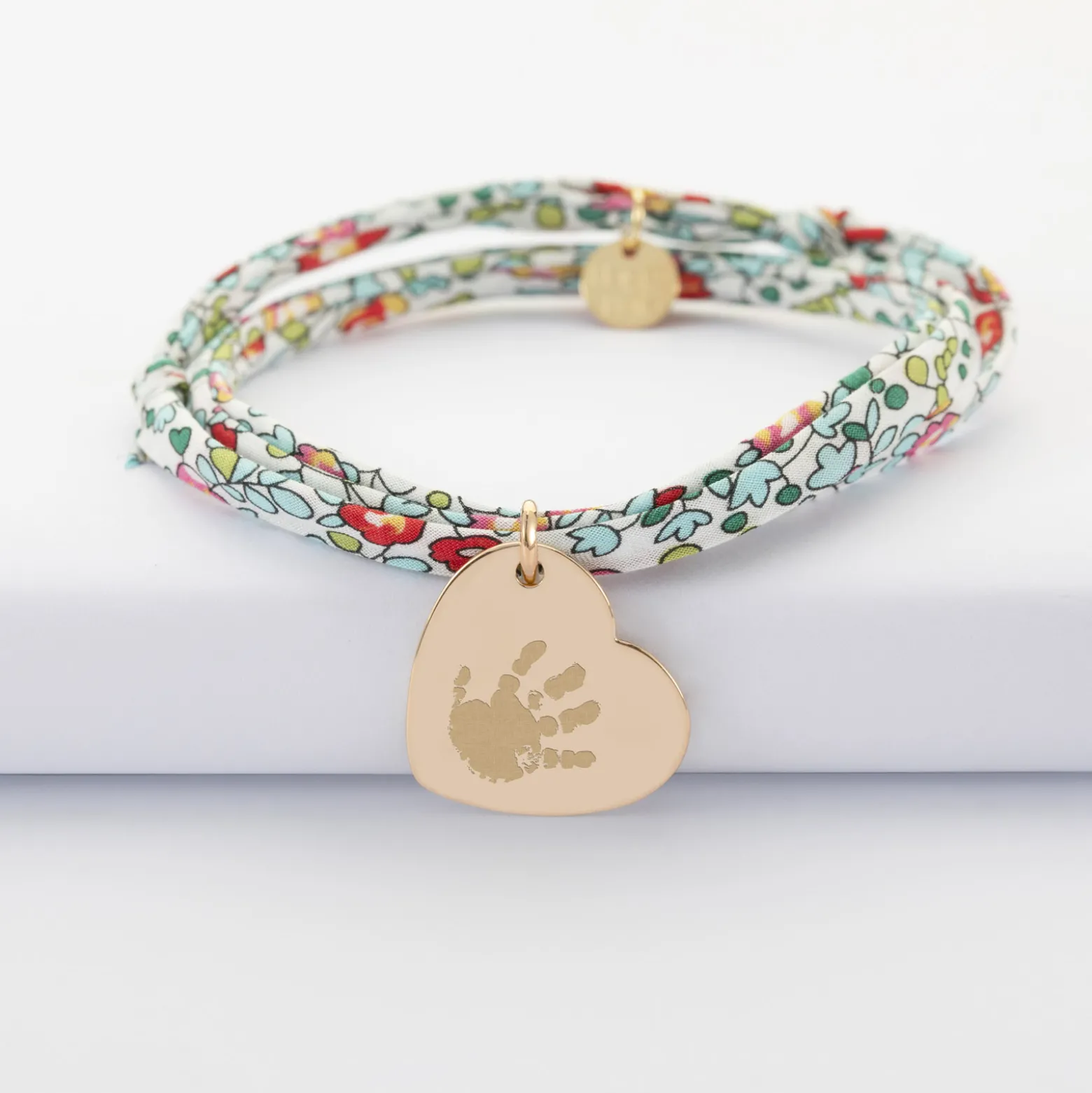 Bracelet 3 tours Liberty personnalisé médaille gravée plaqué or dormeuse coeur 19x21 mm