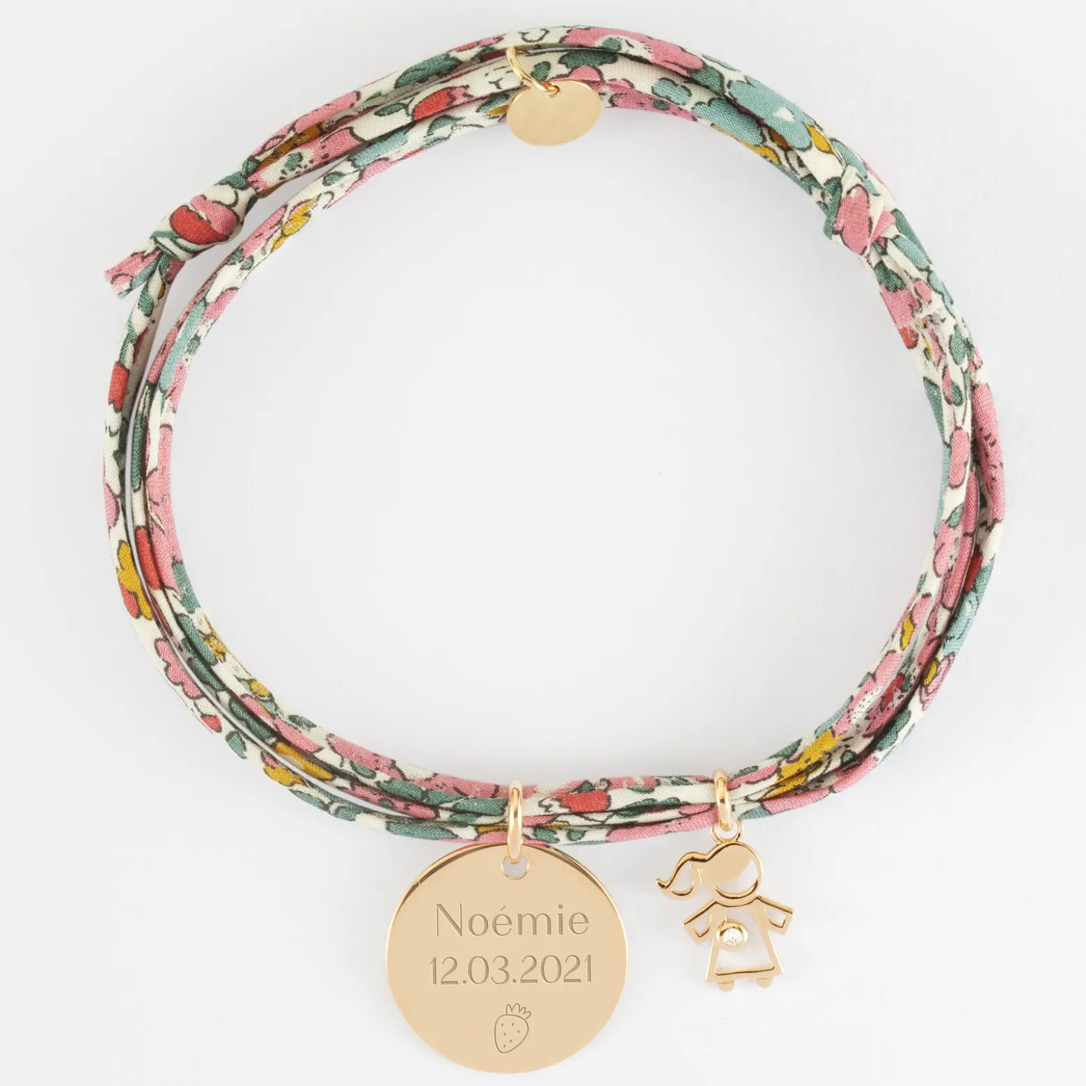 Bracelet 3 tours Liberty personnalisé médaille gravée plaqué or 19 mm et breloque petite fille zircon 12 mm