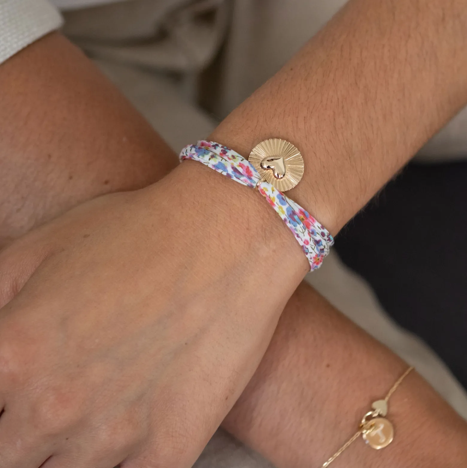 Bracelet 3 tours Liberty personnalisé médaille soleil coeur bombé gravée plaqué or 19 mm