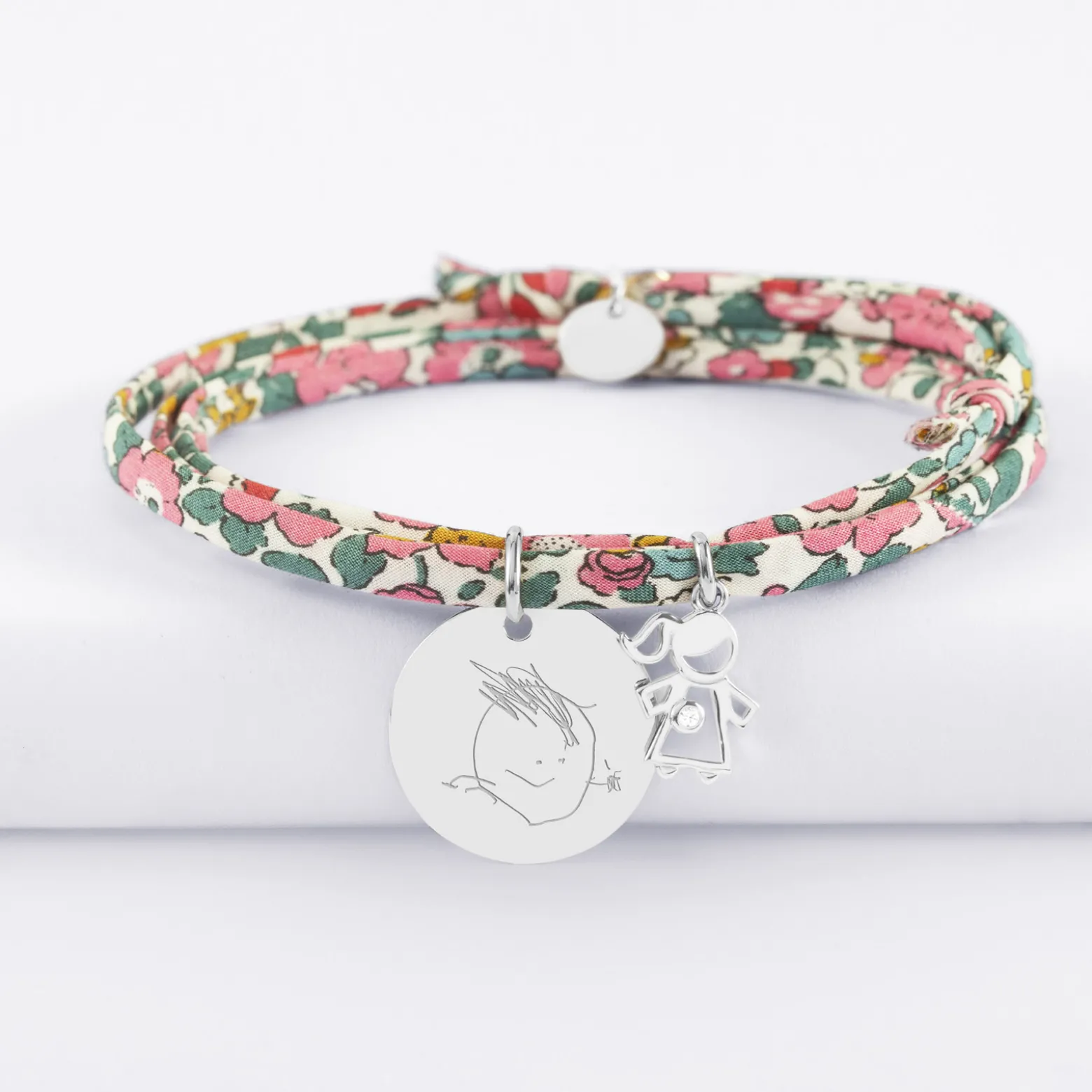 Bracelet 3 tours Liberty personnalisé médaille gravée argent 19 mm et breloque petite fille zircon 12 mm