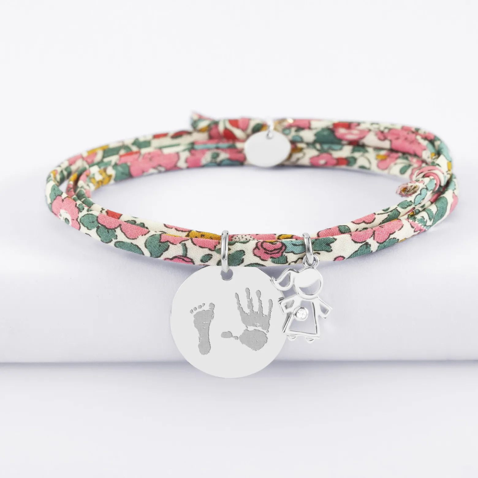 Bracelet 3 tours Liberty personnalisé médaille gravée argent 19 mm et breloque petite fille zircon 12 mm