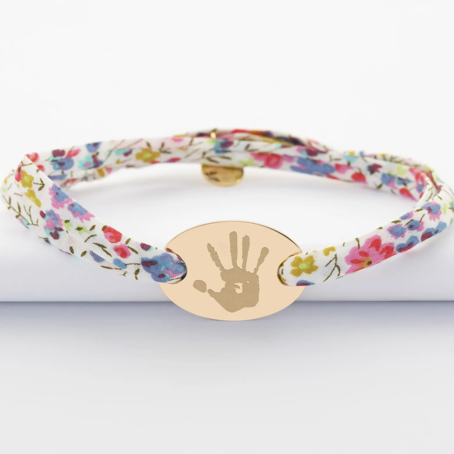 Bracelet 2 tours Liberty personnalisé médaille gravée plaqué or ovale 25x16 mm