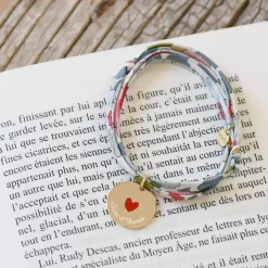 Bracelet 3 tours Liberty personnalisé médaille gravée plaqué or coeur émail rouge 19 mm - HappyBulle x Atelier Wagram
