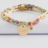 Bracelet 3 tours Liberty personnalisé médaille gravée plaqué or 15 mm et breloque fleur zircon plaqué or 8 mm