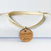 Bracelet 3 tours médaille gravée bois dormeuse ronde 20 mm "Maman chérie"