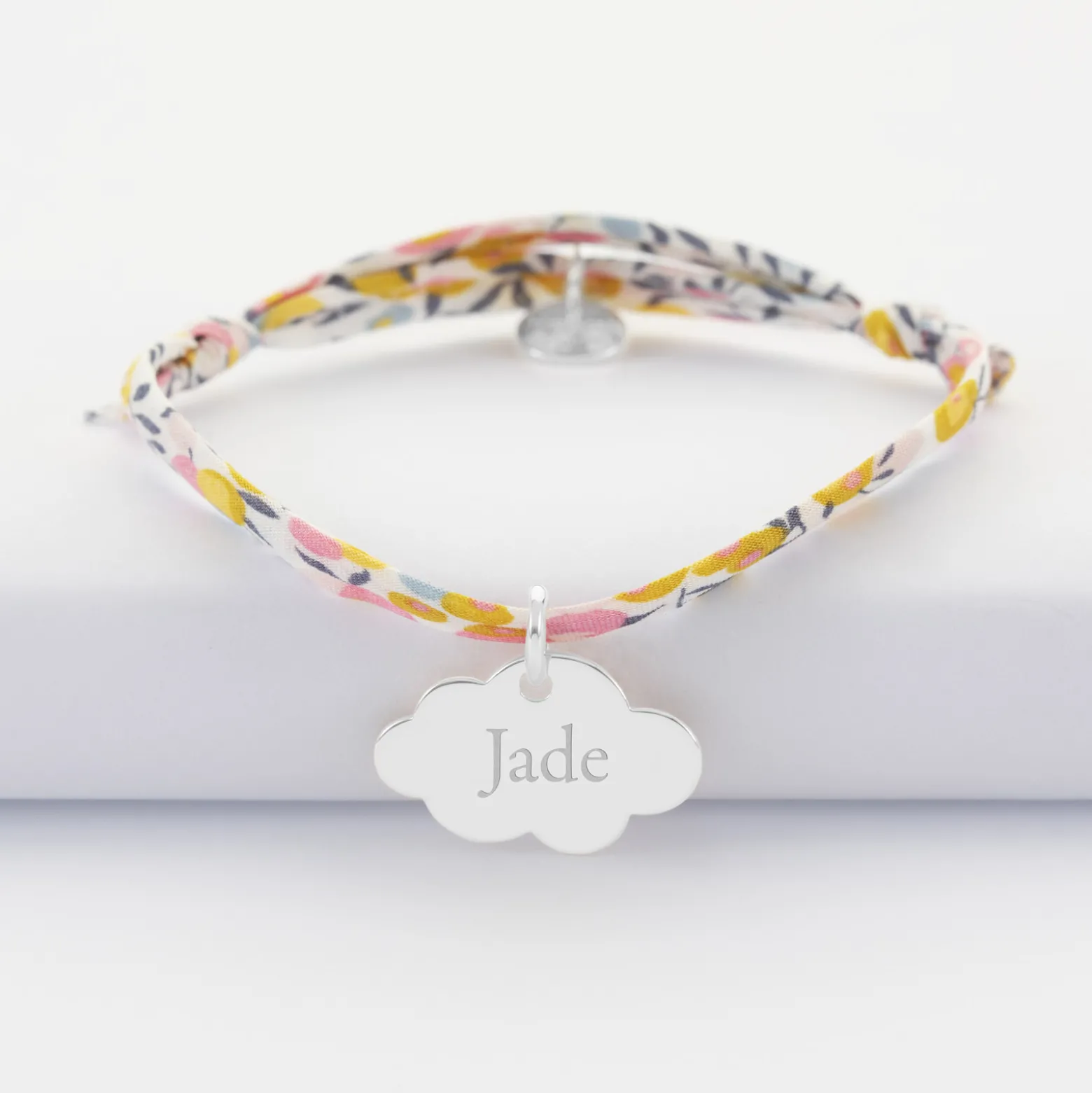 Bracelet baptême enfant Liberty personnalisé médaille gravée argent nuage 20x14 mm