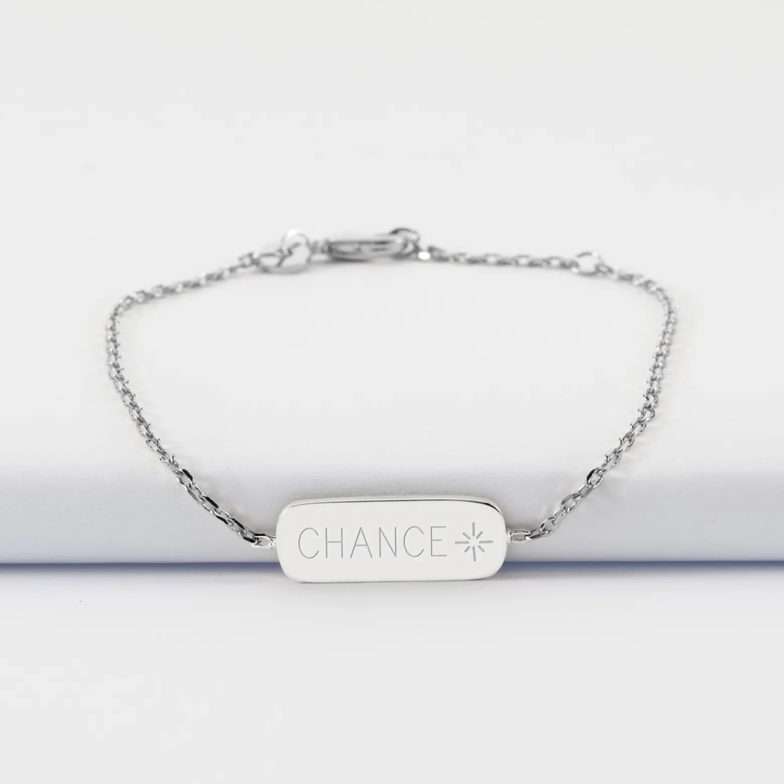 Bracelet chaine enfant personnalisé médaille gravée argent plaque 20x8 mm - HappyBulle x Capucine
