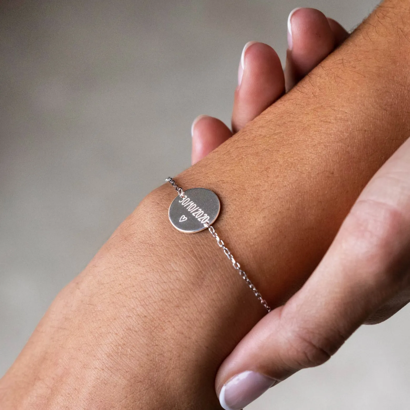 Bracelet chaine Mariée personnalisé médaille gravée argent 2 trous 15 mm