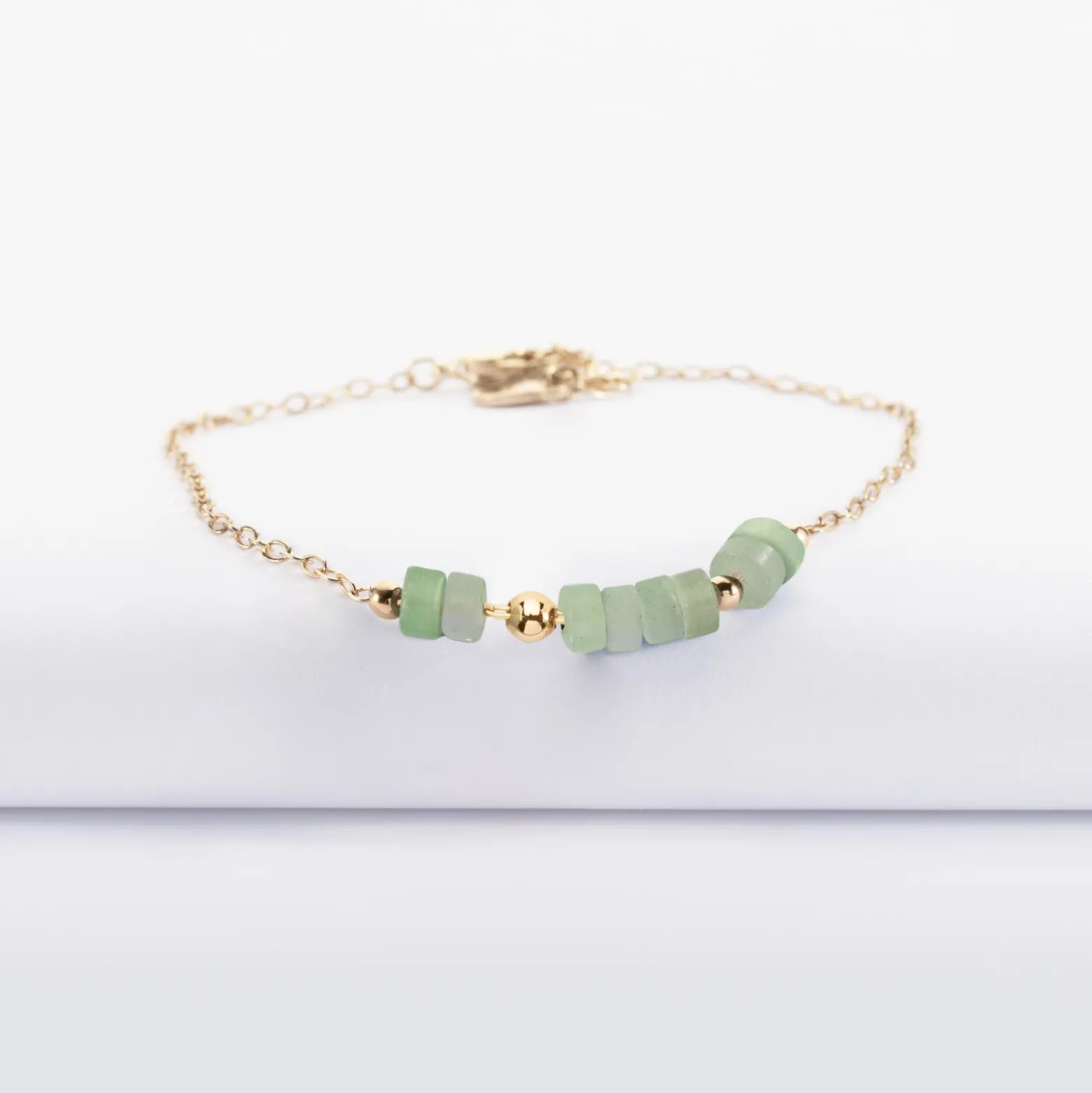 Bracelet chaîne barrette de perles plaqué or