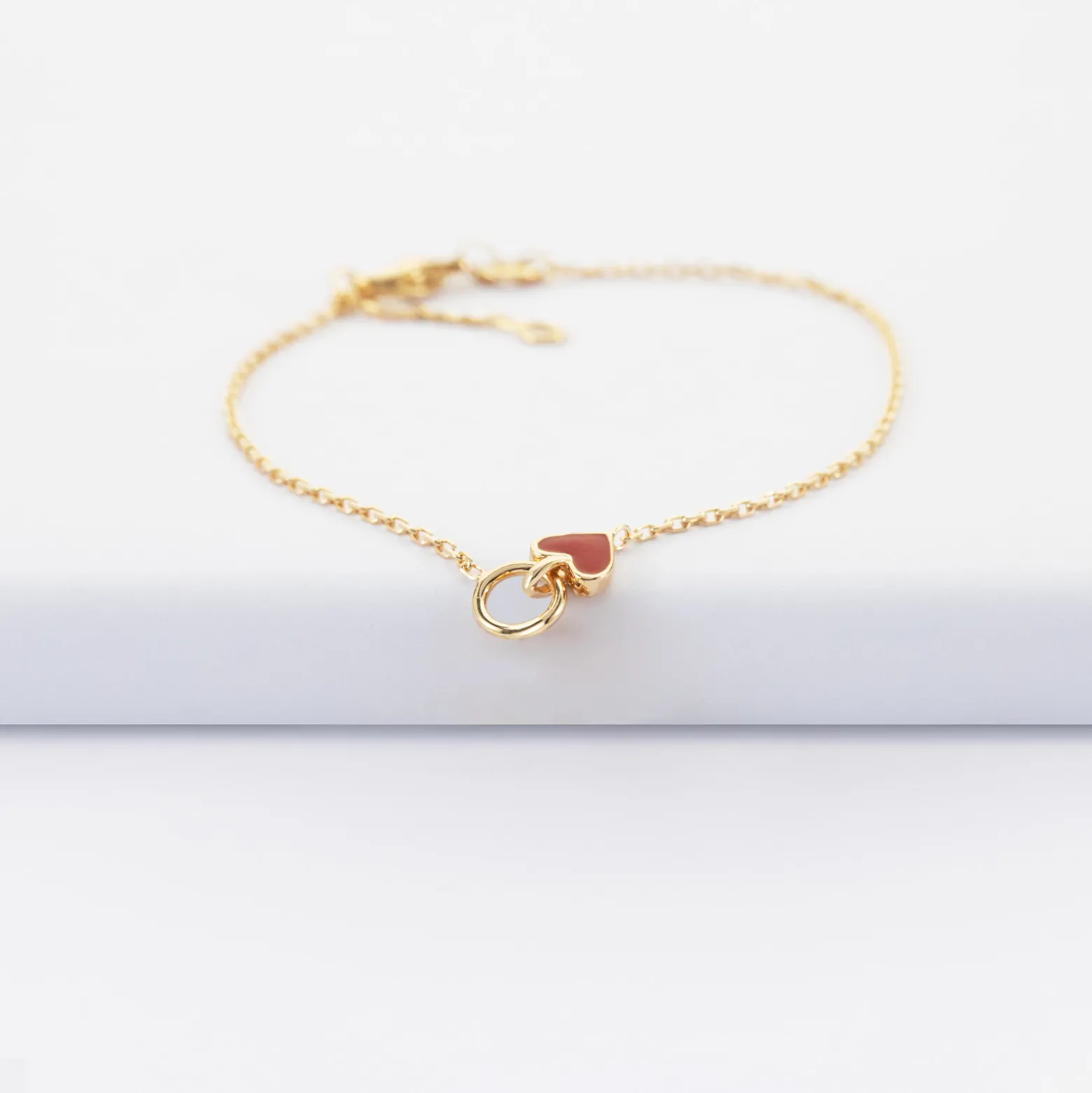 Bracelet chaîne coeur émail rouge plaqué or