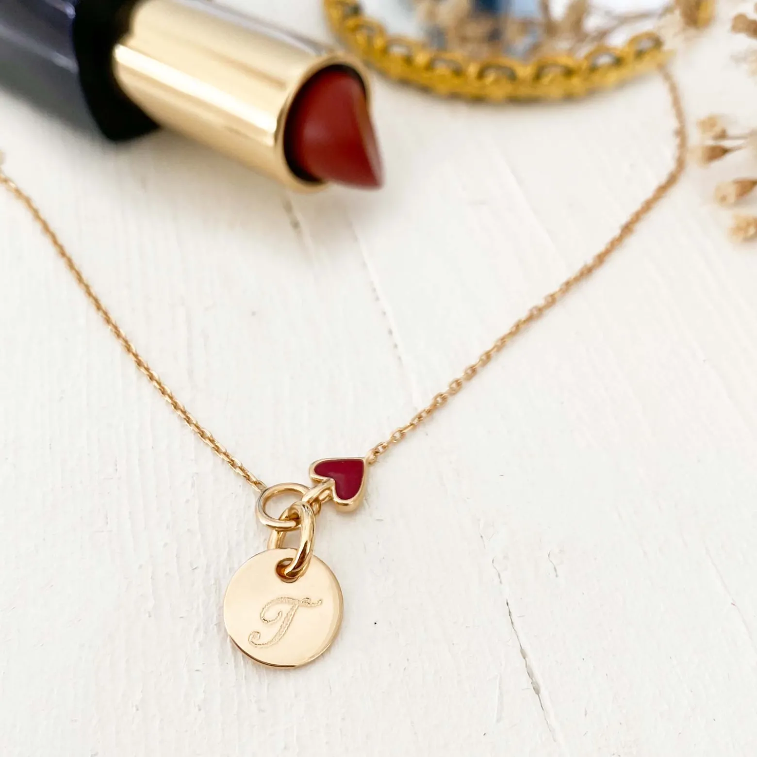 Bracelet chaîne coeur émail rouge personnalisé médaille gravée plaqué or 10 mm