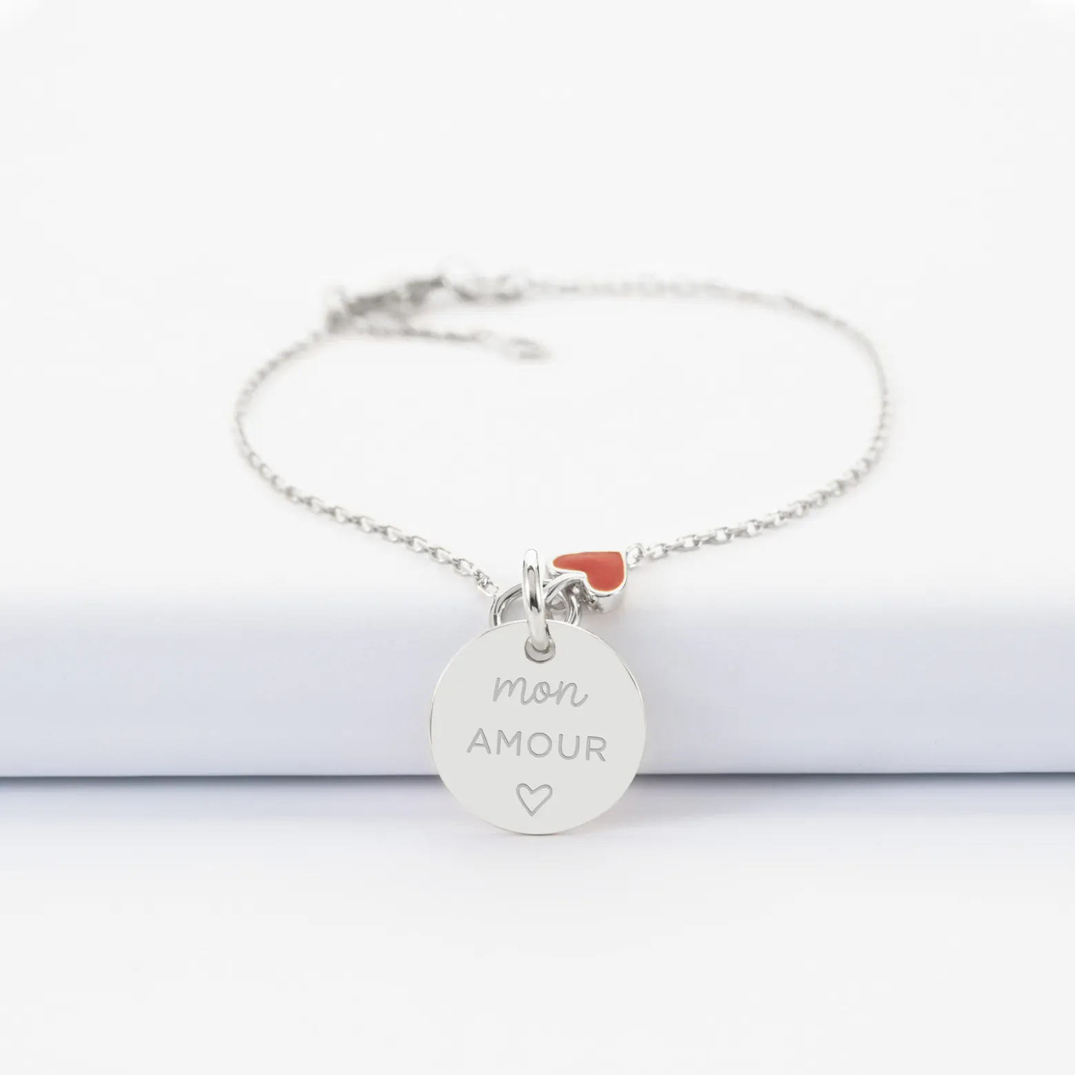 Bracelet chaîne coeur émail rouge personnalisé médaille gravée argent 15 mm