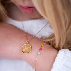 Bracelet chaîne enfant cœur email multicolore plaqué or