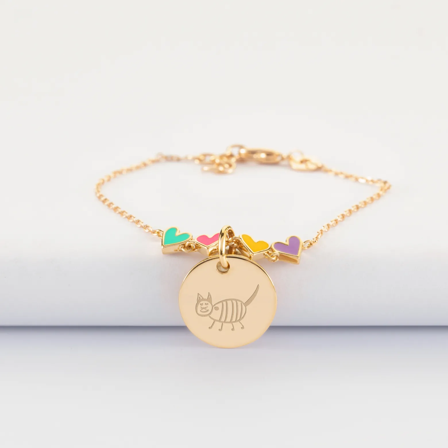 Bracelet chaîne enfant cœur email multicolore personnalisé médaille gravée plaqué or 15 mm