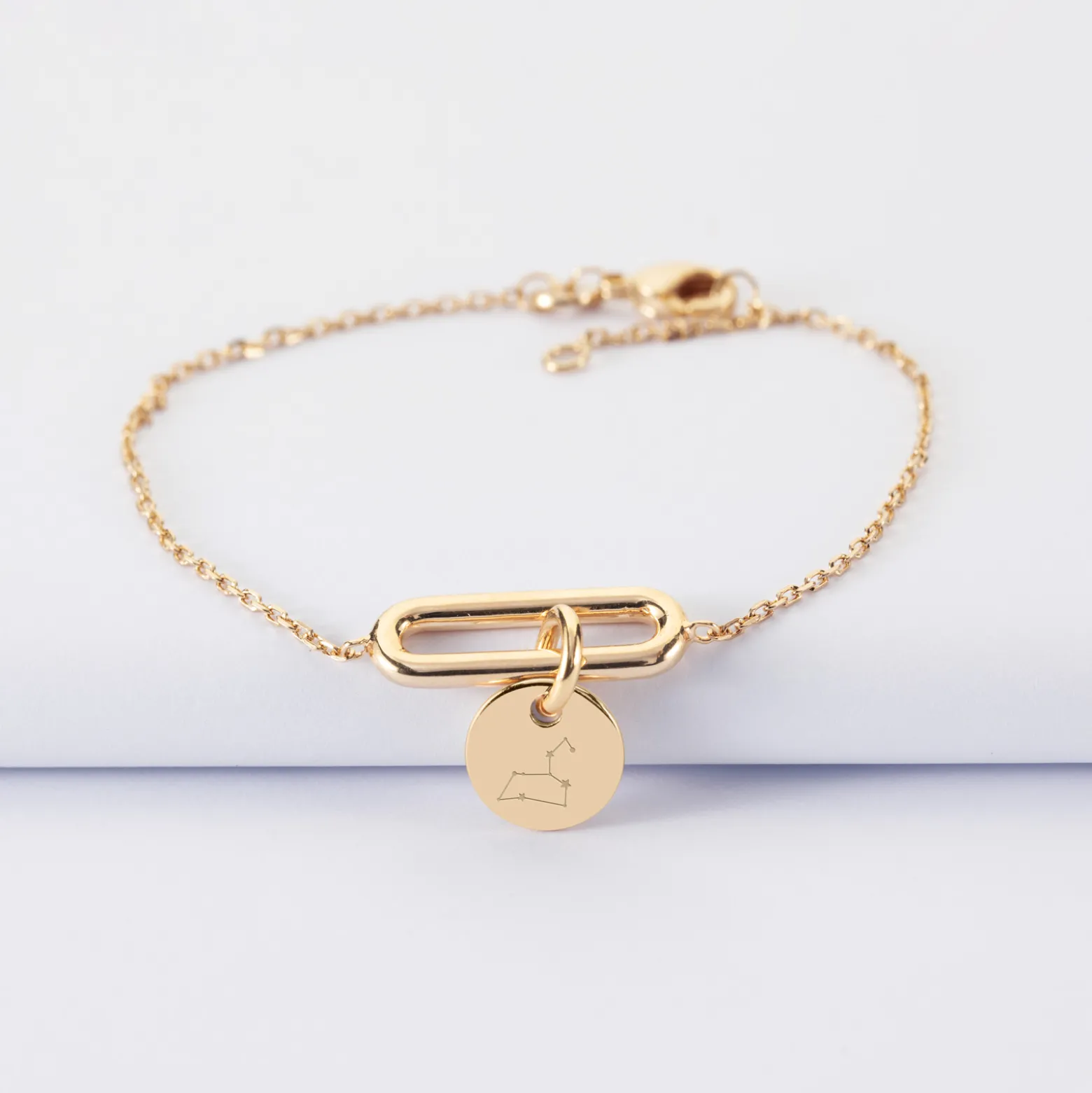 Bracelet chaîne ovale ouvert personnalisé médaille gravée plaqué or 10 mm