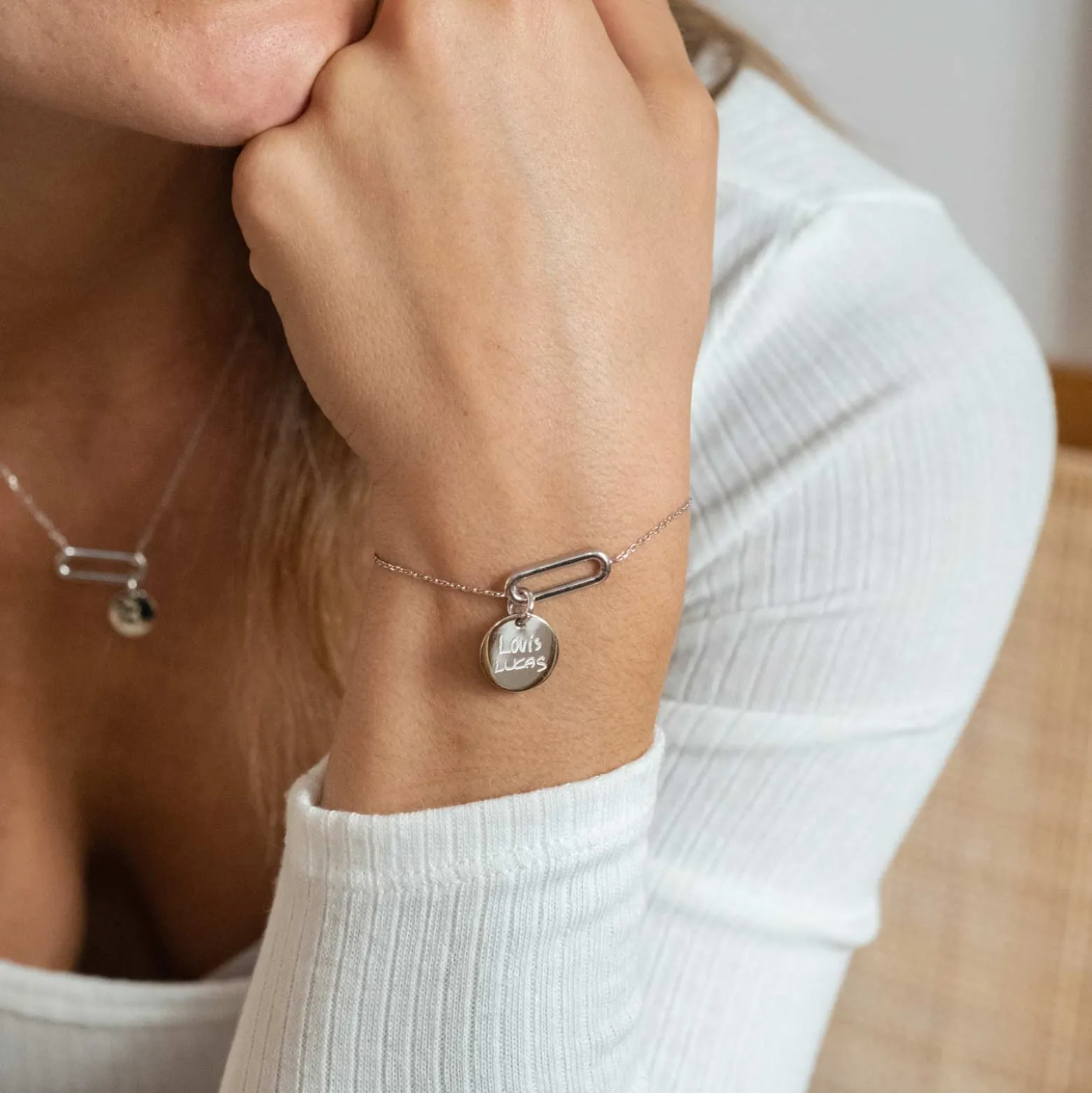 Bracelet chaîne ovale ouvert personnalisé médaille gravée argent 15 mm