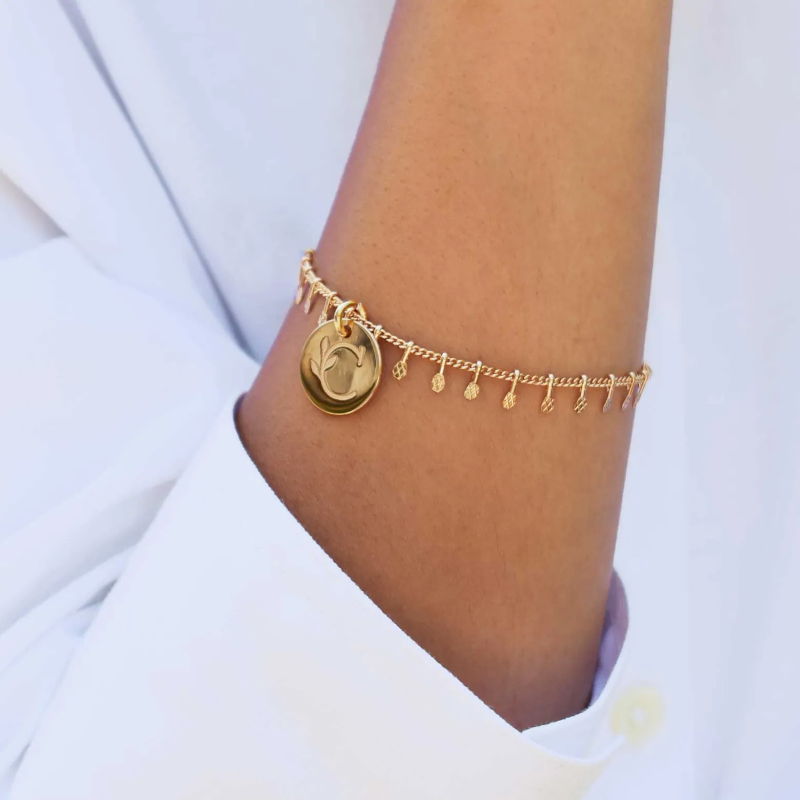 Bracelet chaîne pampilles personnalisé médaille gravée plaqué or 15 mm