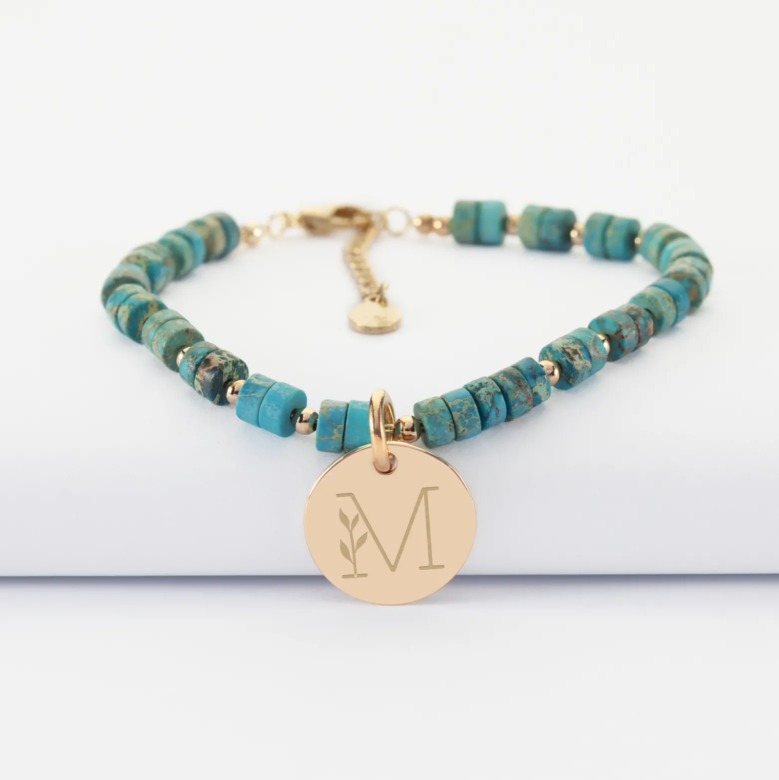 Bracelet chaîne perles personnalisé médaille gravée plaqué or ronde 15 mm