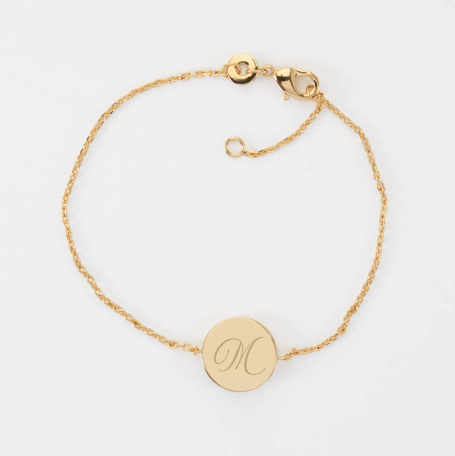 Bracelet chaîne personnalisé médaille gravée plaqué or initiale email blanc soleil 12 mm