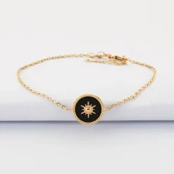 Bracelet chaîne personnalisé médaille gravée plaqué or initiale email noir soleil 12 mm