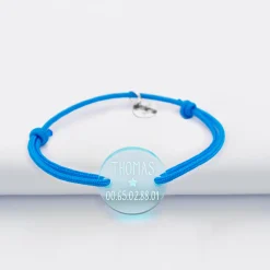 Bracelet d'identification enfant médaille gravée acrylique fluo bleu 2 trous 17 mm