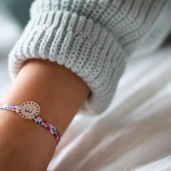 Bracelet enfant Liberty personnalisé médaille lettre initiale dentelle argent 14 mm