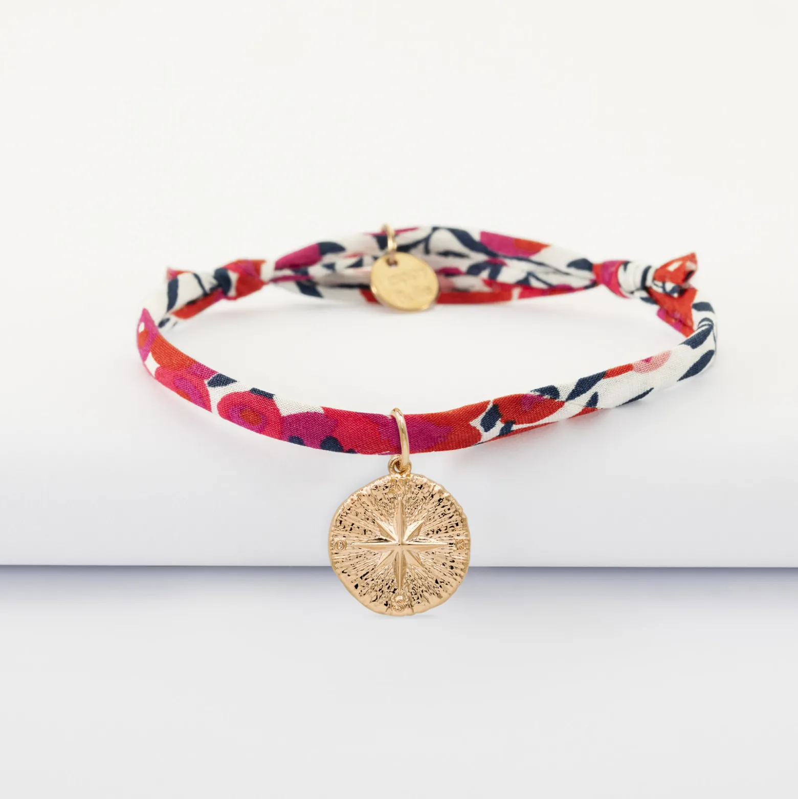 Bracelet enfant Liberty personnalisé médaille gravée plaqué or rose des vents texturée 14 mm