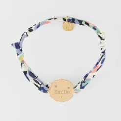 Bracelet enfant Liberty personnalisé médaille contour fleur gravée plaqué or 2 trous 15 mm