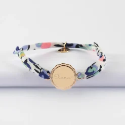 Bracelet enfant Liberty personnalisé médaille contour fleur gravée plaqué or 2 trous 15 mm