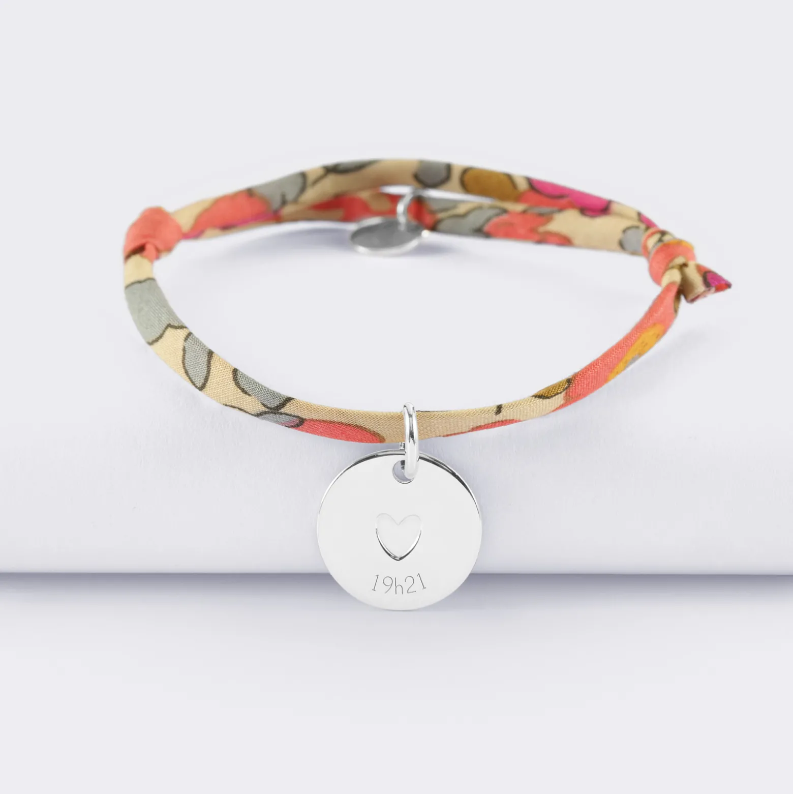 Bracelet enfant Liberty personnalisé médaille gravée argent coeur estampillé 15 mm - HappyBulle x Atelier Wagram