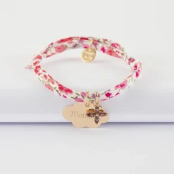 Bracelet enfant Liberty personnalisé médaille gravée plaqué or nuage 20x14 mm et breloque fleur pétales zircons 10 mm