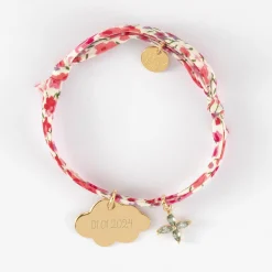 Bracelet enfant Liberty personnalisé médaille gravée plaqué or nuage 20x14 mm et breloque fleur pétales zircons 10 mm