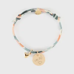 Bracelet enfant Liberty personnalisé médaille gravée plaqué or 15 mm et breloque petit coeur bombé 7 mm - HappyBulle x Atelier Wagram