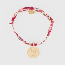 Bracelet enfant Liberty personnalisé médaille contour fleur gravée plaqué or 15 mm