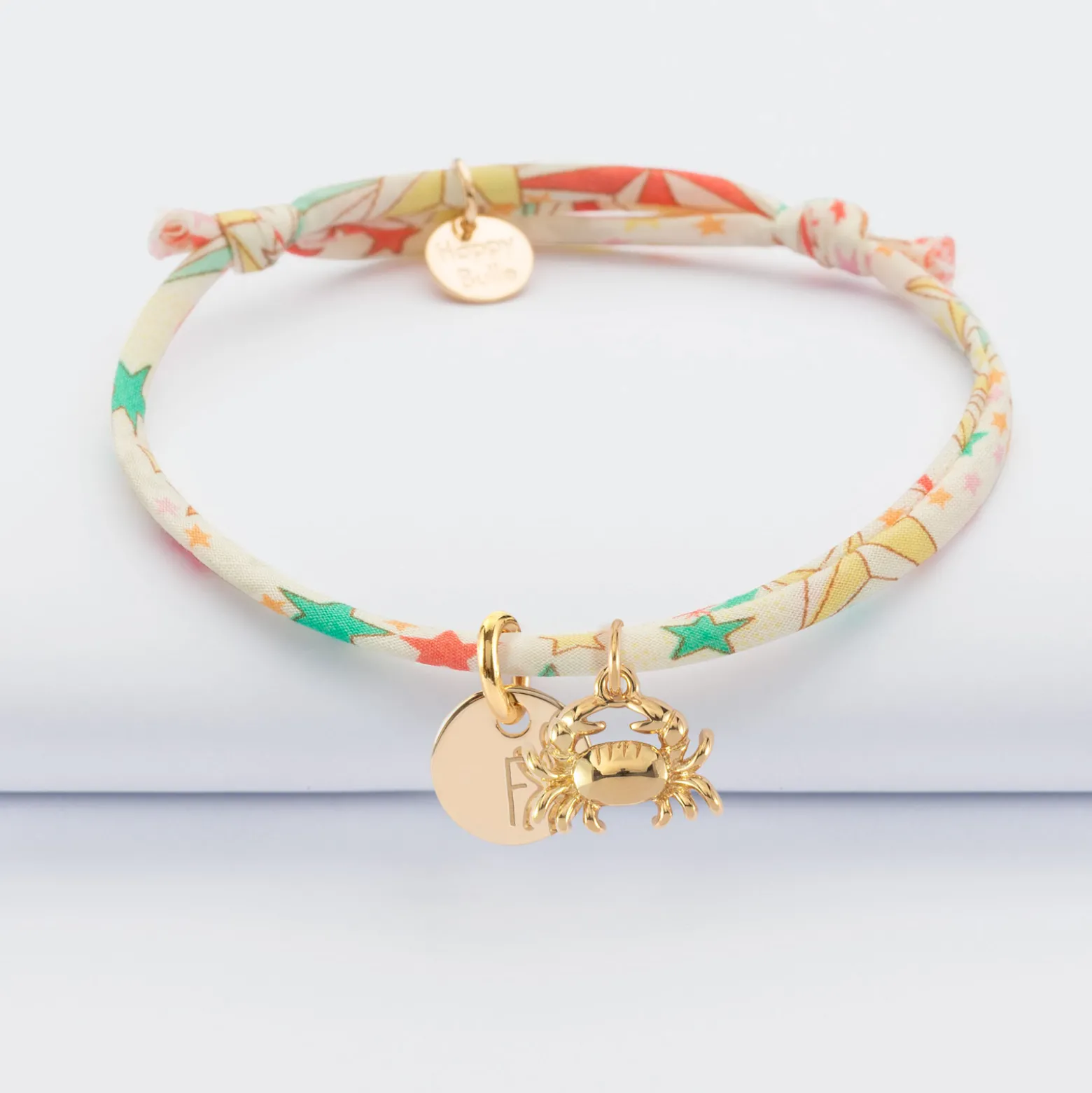 Bracelet enfant Liberty personnalisé médaille gravée plaqué or 10 mm et breloque(s) summer - à composer