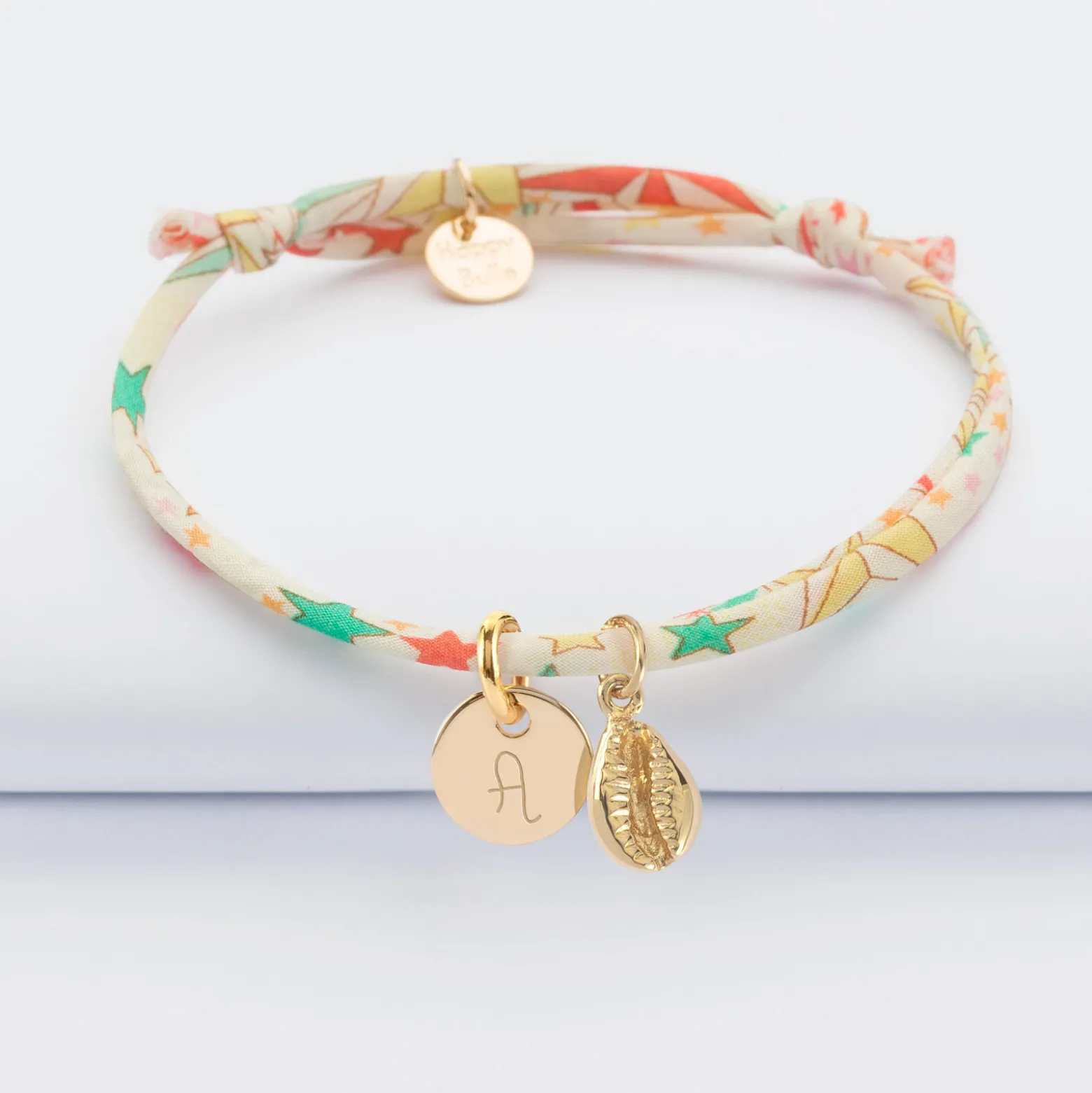 Bracelet enfant Liberty personnalisé médaille gravée plaqué or 10 mm et breloque(s) summer - à composer