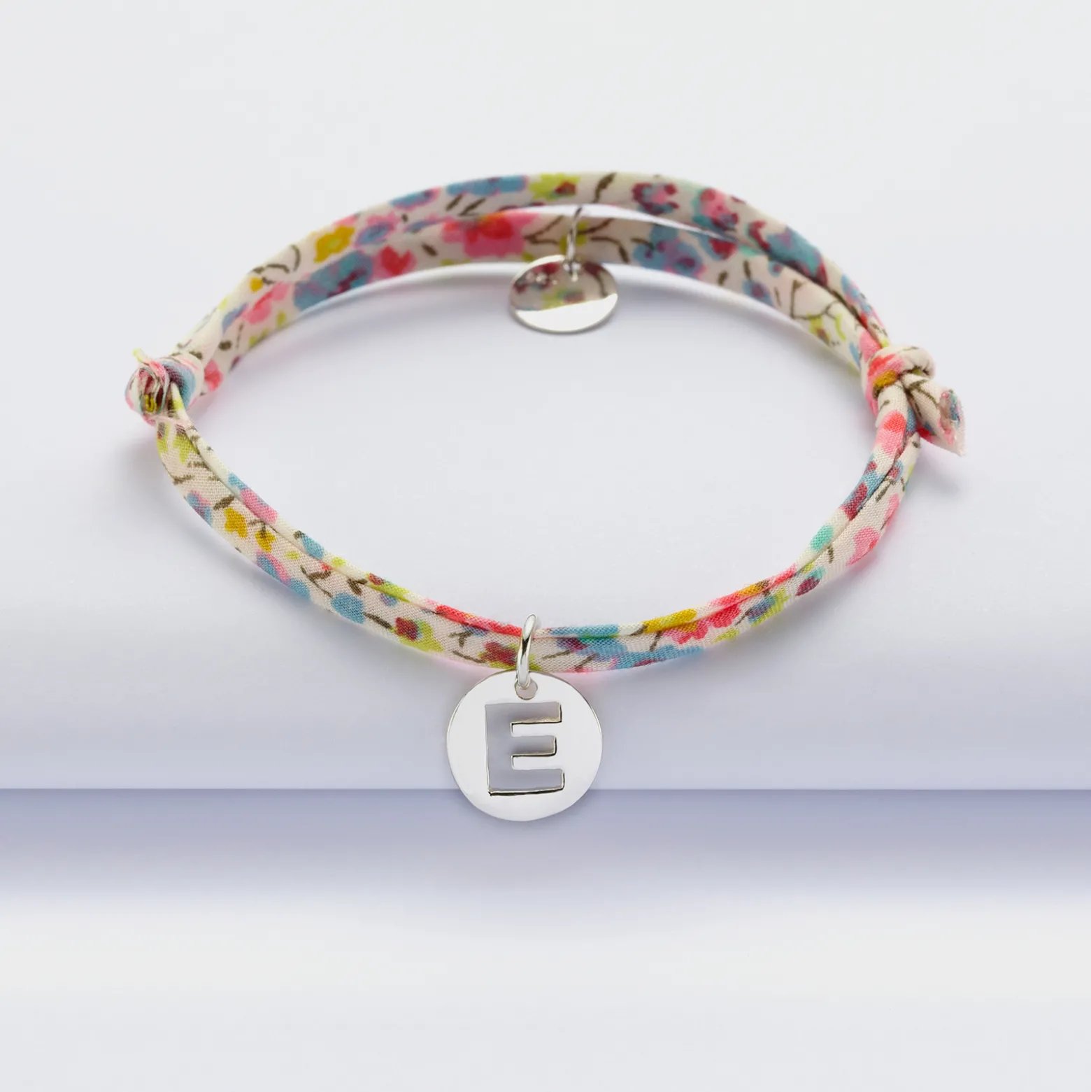 Bracelet enfant personnalisé Liberty médaille lettre initiale argent 11mm