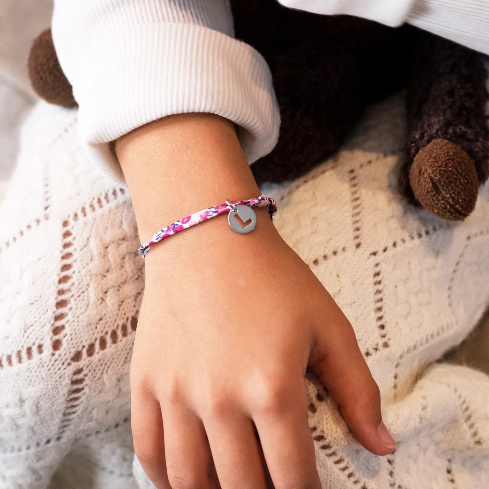 Bracelet enfant personnalisé Liberty médaille lettre initiale argent 11mm