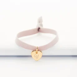 Bracelet enfant personnalisé cordon élastique médaille gravée plaqué or initiale coeur 10 mm