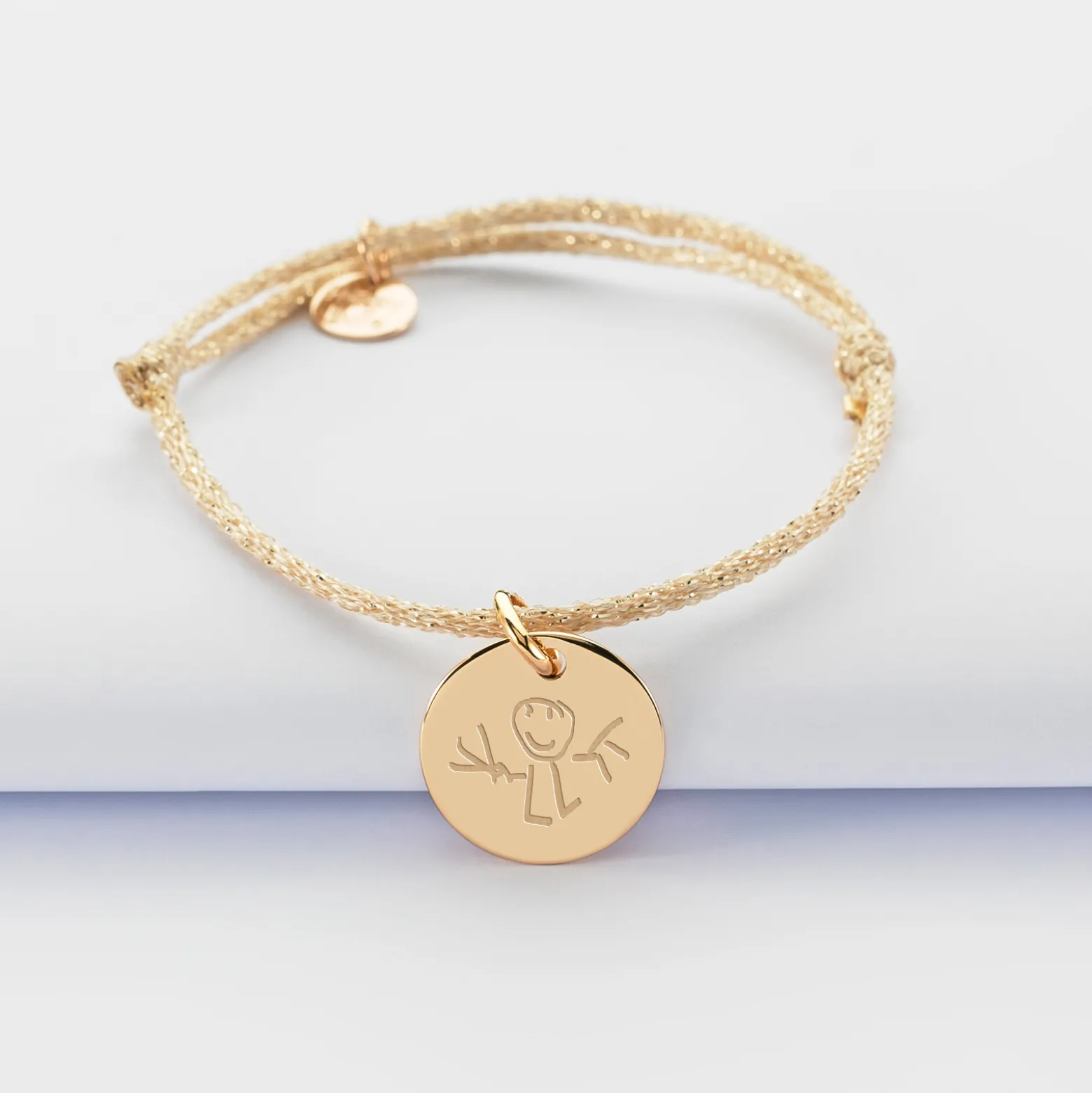 Bracelet enfant personnalisé cordon pailleté médaille gravée plaqué or 15 mm - HappyBulle x MyLovelyThing